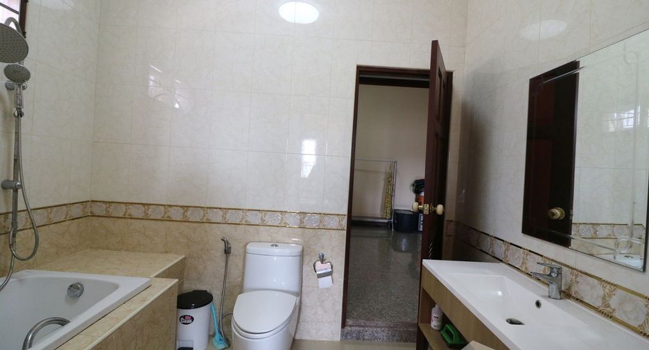 Haus zum Kauf mit 4 Zimmer in Mueang Udon Thani, Udon Thani