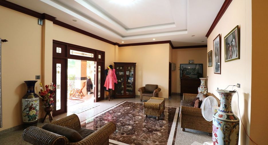 For sale 4 bedrooms house in Mueang Udon Thani, Udon Thani