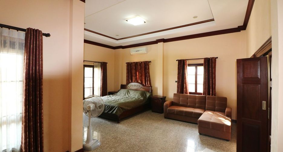 For sale 4 bedrooms house in Mueang Udon Thani, Udon Thani