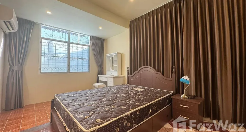 For sale 4 bedrooms house in Bang Lamung, Chonburi
