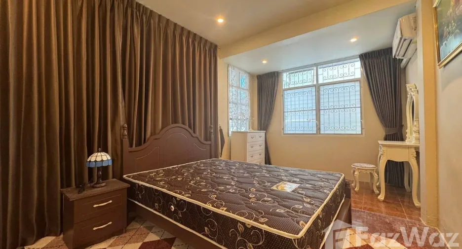 For sale 4 bedrooms house in Bang Lamung, Chonburi