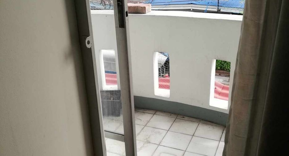 For rent 2 bedrooms townhouse in Pak Kret, Nonthaburi