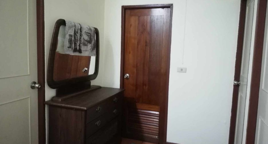 For rent 2 bedrooms townhouse in Pak Kret, Nonthaburi