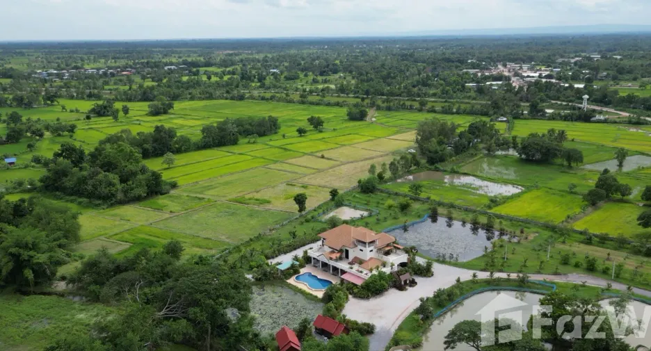 For sale 9 bedrooms house in Kumphawapi, Udon Thani