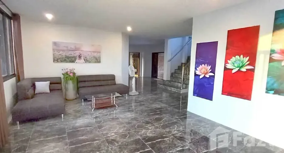 For sale 9 bedrooms house in Kumphawapi, Udon Thani