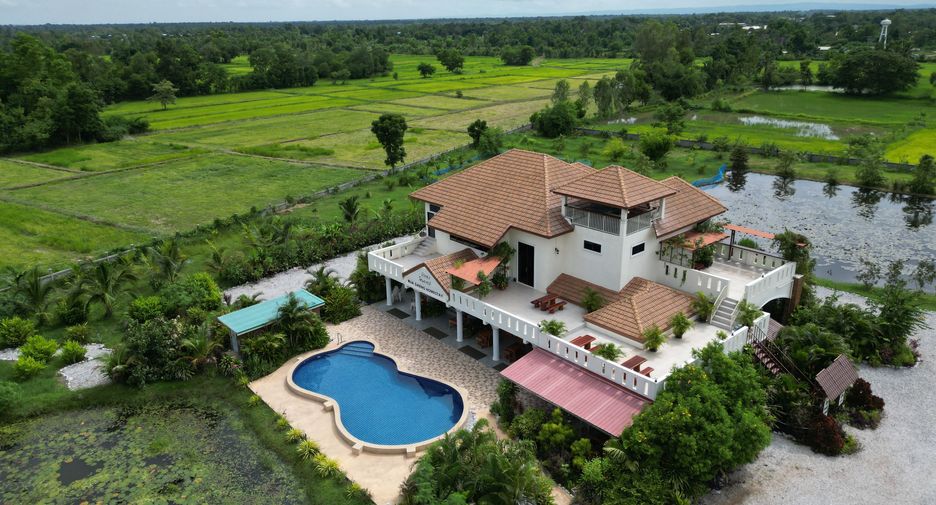 For sale 9 bedrooms house in Kumphawapi, Udon Thani