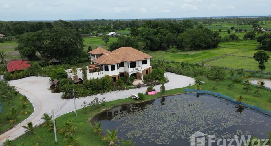 For sale 9 bedrooms house in Kumphawapi, Udon Thani