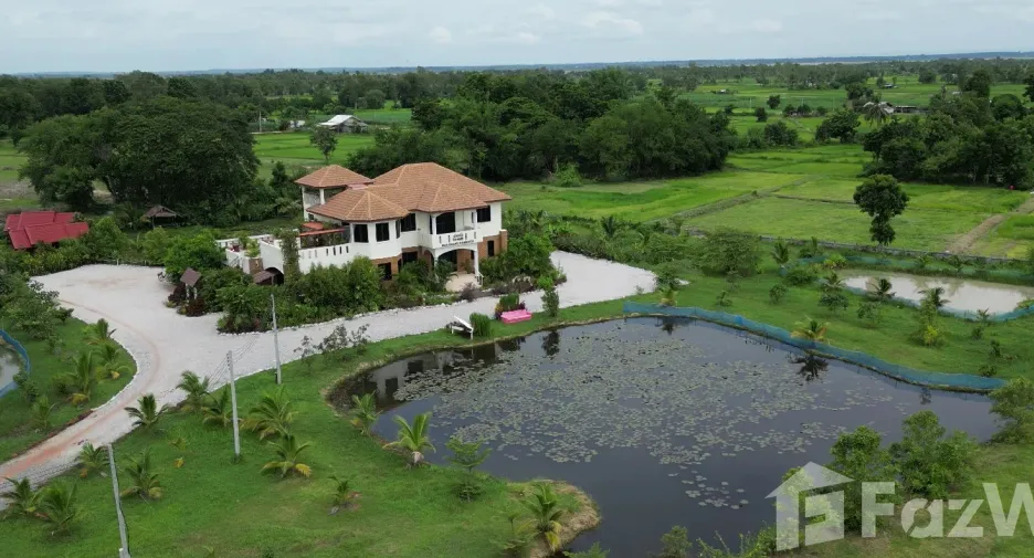 For sale 9 bedrooms house in Kumphawapi, Udon Thani