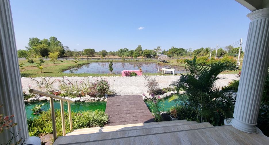 For sale 9 bedrooms house in Kumphawapi, Udon Thani