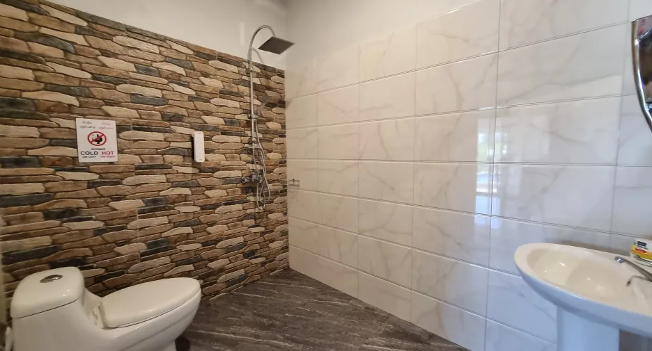 For sale 9 bedrooms house in Kumphawapi, Udon Thani