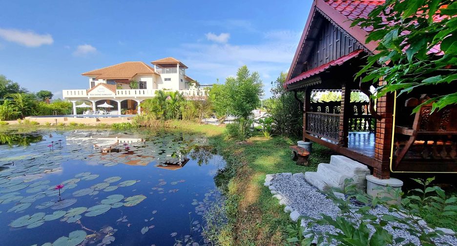 For sale 9 bedrooms house in Kumphawapi, Udon Thani
