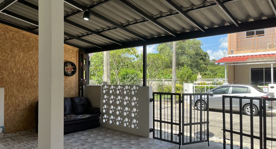 For rent 4 bedrooms townhouse in Thalang, Phuket