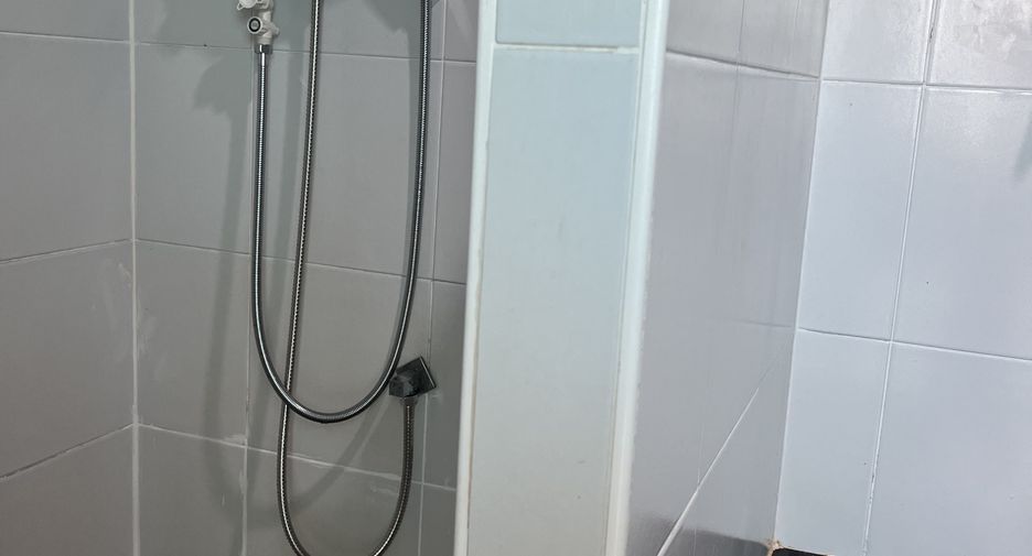 For rent 4 bedrooms townhouse in Thalang, Phuket