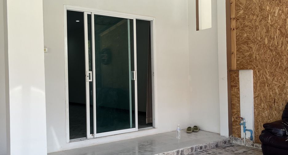 For rent 4 bedrooms townhouse in Thalang, Phuket