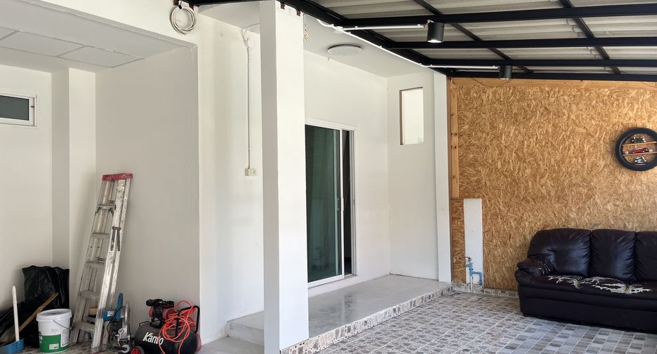 For rent 4 bedrooms townhouse in Thalang, Phuket