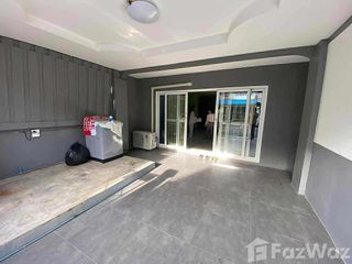 Casa adosada en venta de 2 habitaciones en Bang Lamung, Chonburi