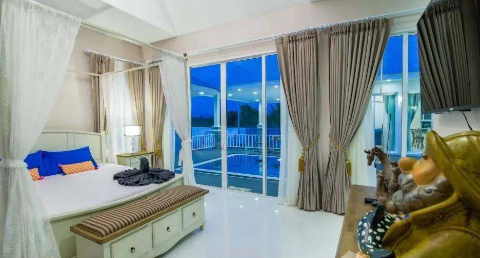 For sale 4 bedrooms house in Hua Hin, Prachuap Khiri Khan