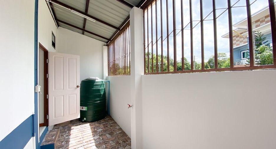 Casa adosada en venta de 2 habitaciones en Mae Sot, Tak