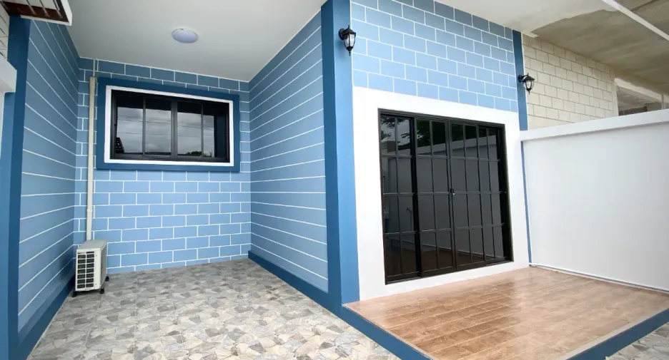 Casa adosada en venta de 2 habitaciones en Mae Sot, Tak