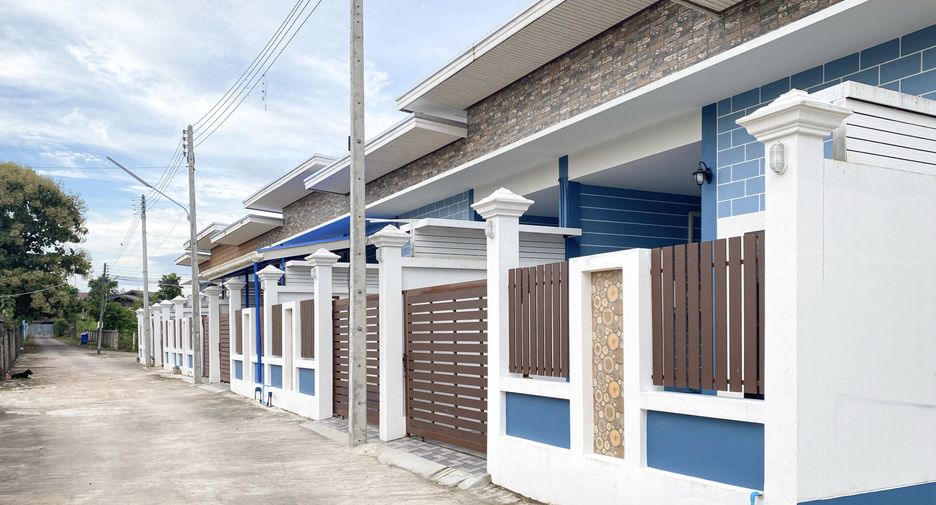 Casa adosada en venta de 2 habitaciones en Mae Sot, Tak