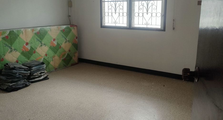 For sale 4 bedrooms townhouse in Bang Khen, Bangkok