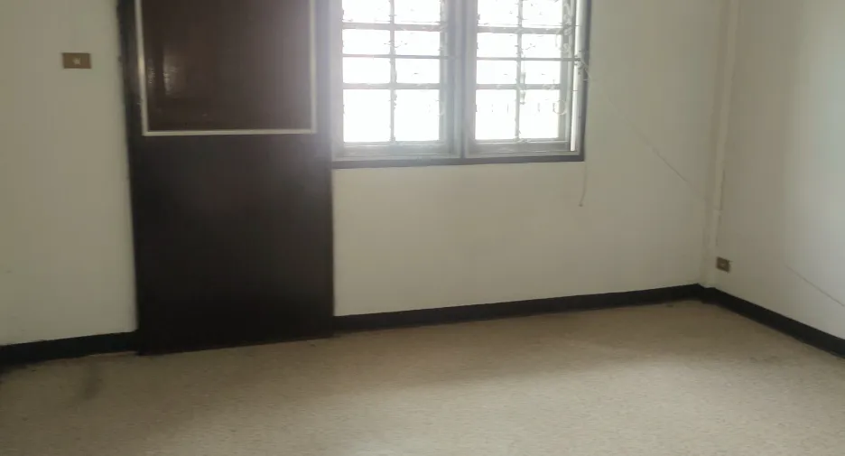 For sale 4 bedrooms townhouse in Bang Khen, Bangkok