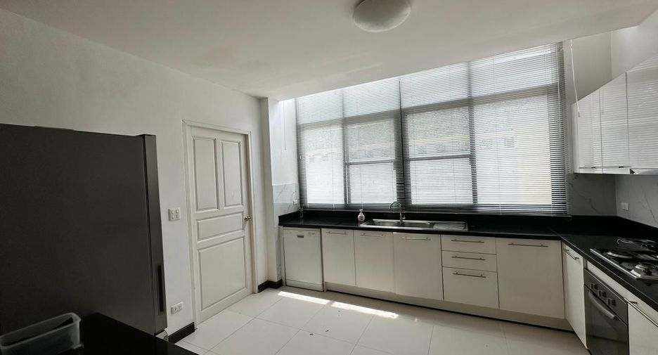 For sale and for rent 4 bedrooms house in Bang Lamung, Chonburi
