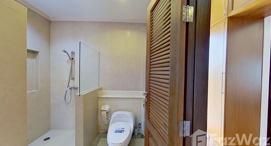 For sale and for rent 4 bedrooms house in Sattahip, Chonburi