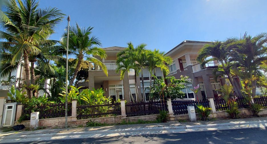 For sale and for rent 4 bedrooms house in Sattahip, Chonburi