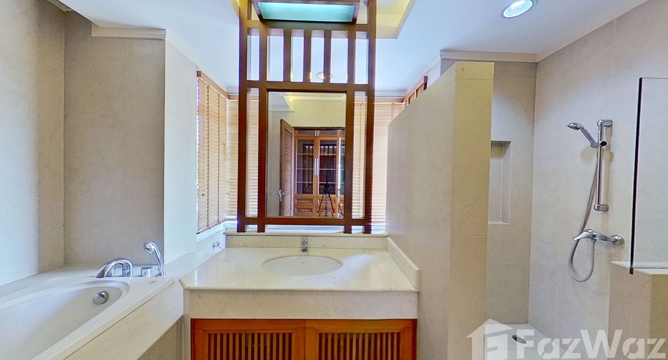 For sale and for rent 4 bedrooms house in Sattahip, Chonburi