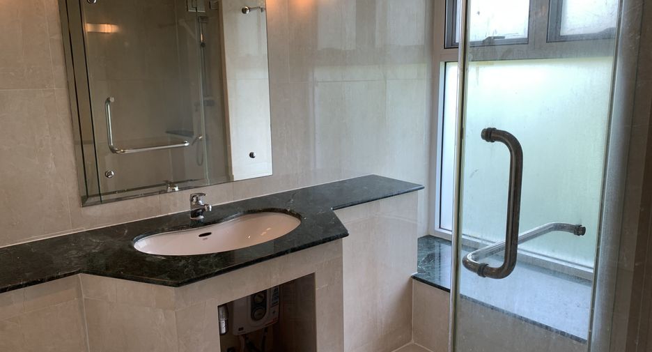For sale and for rent 3 bedrooms house in Lat Krabang, Bangkok