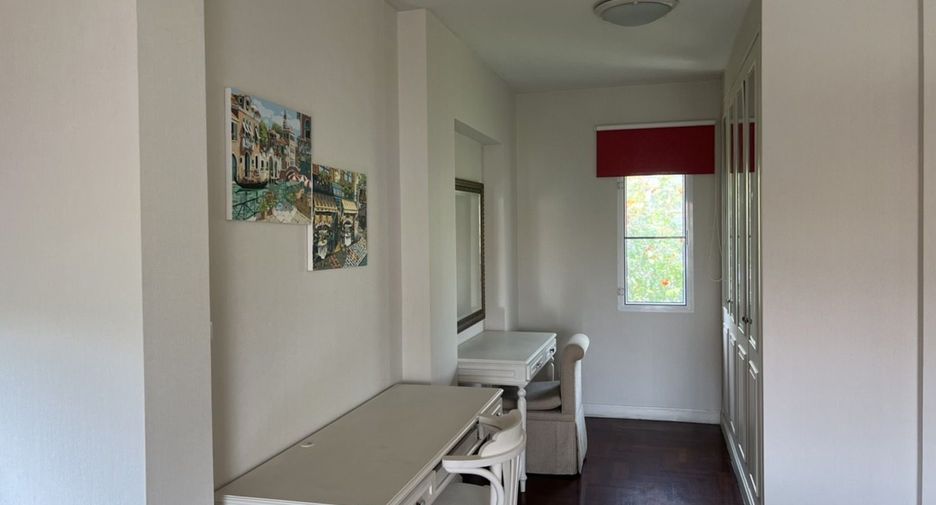 For sale and for rent 3 bedrooms house in Lat Krabang, Bangkok
