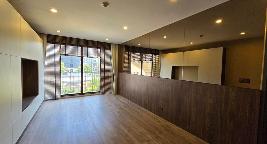 For sale 1 bed condo in Pathum Wan, Bangkok