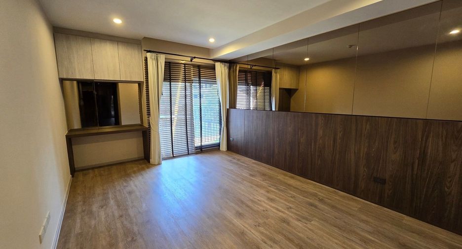 For sale 1 bed condo in Pathum Wan, Bangkok