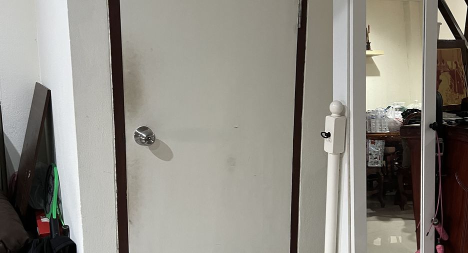 For sale 4 bedrooms townhouse in Min Buri, Bangkok