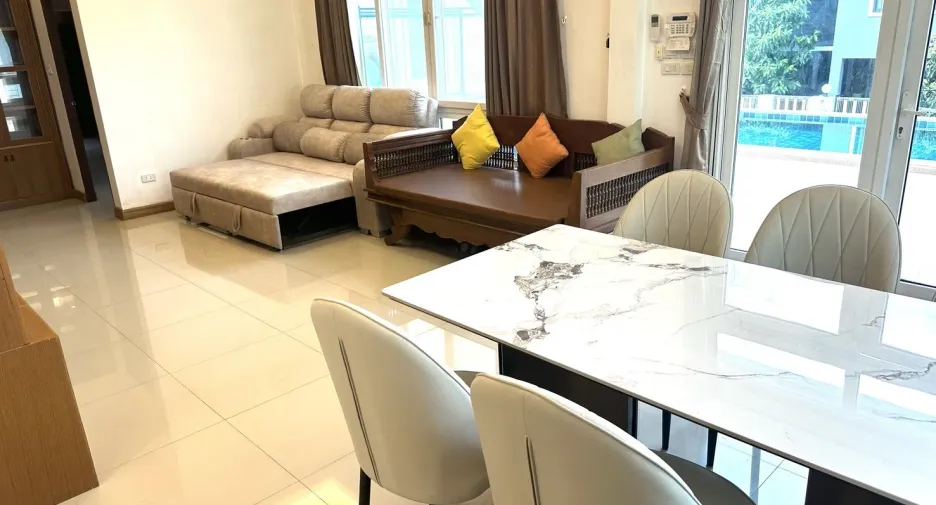 For sale そして for rent 6 ベッドルーム house in Bang Lamung, Chonburi