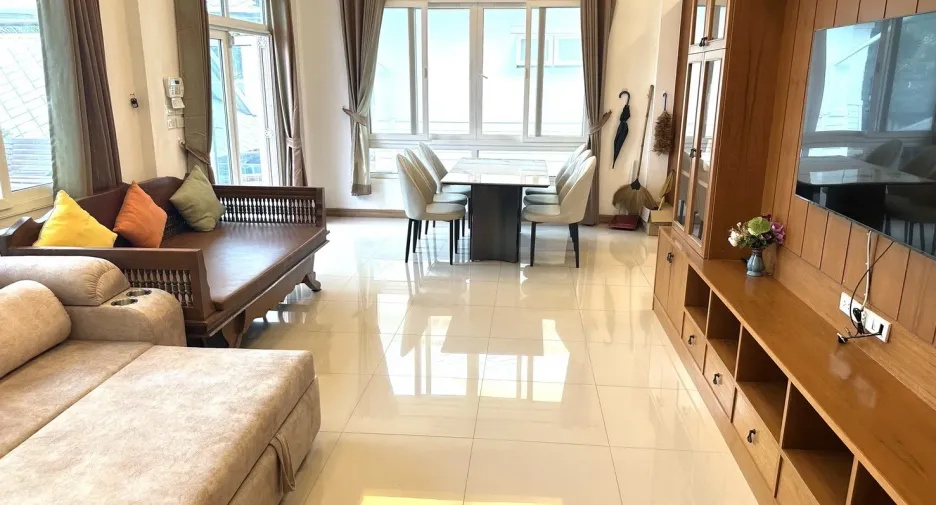 For sale そして for rent 6 ベッドルーム house in Bang Lamung, Chonburi