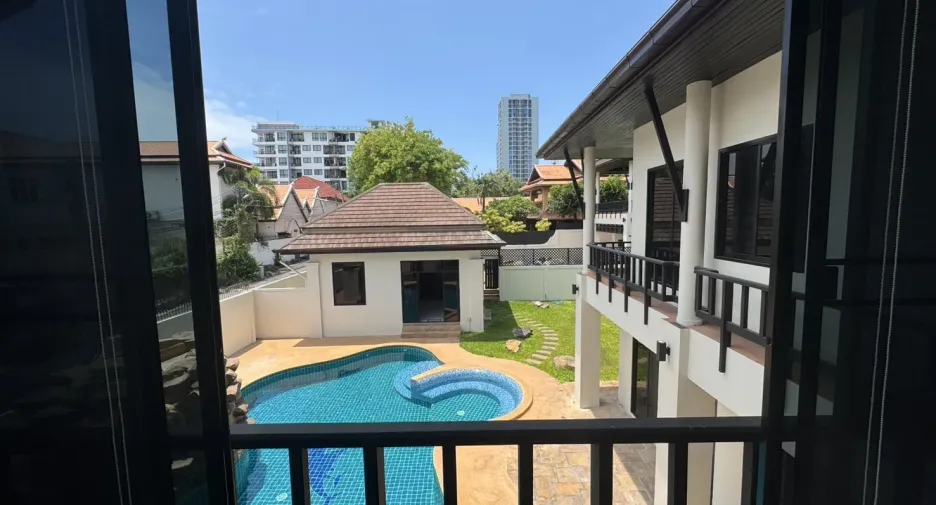 For sale and for rent 4 bedrooms house in Bang Lamung, Chonburi