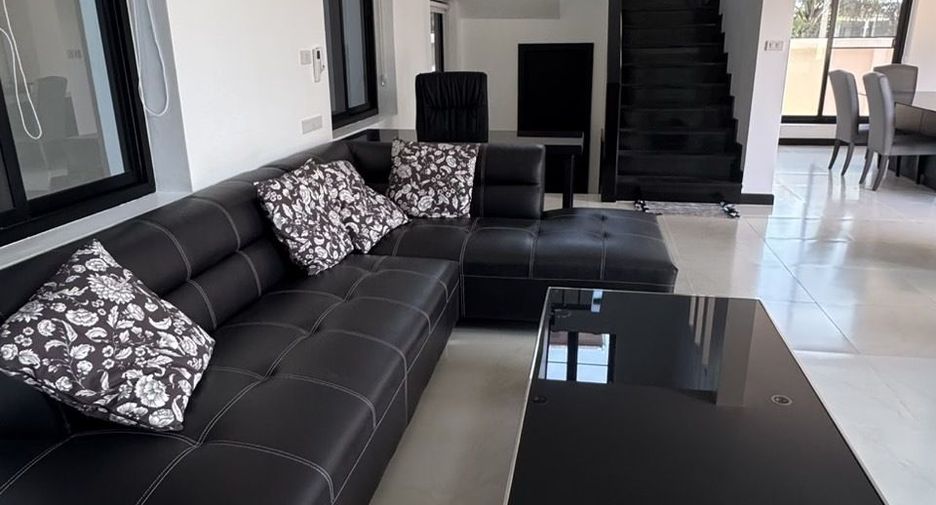 For sale and for rent 4 bedrooms house in Bang Lamung, Chonburi