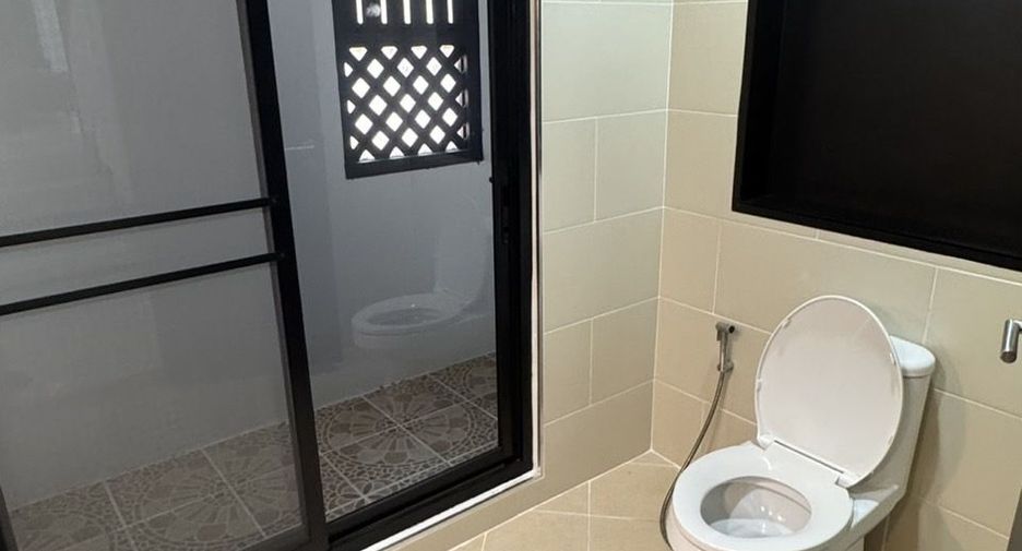 For sale and for rent 4 bedrooms house in Bang Lamung, Chonburi