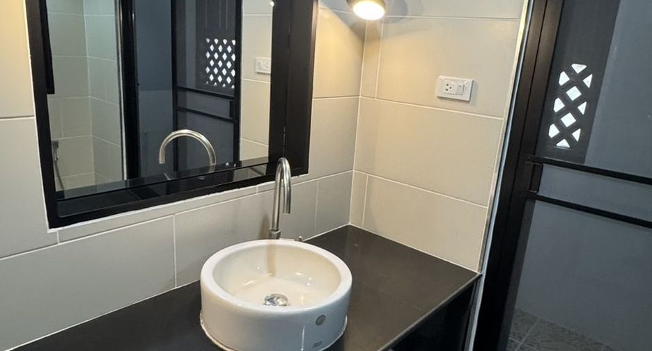 For sale and for rent 4 bedrooms house in Bang Lamung, Chonburi