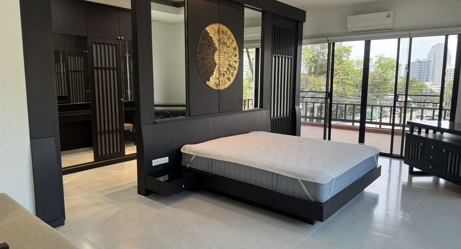 For sale and for rent 4 bedrooms house in Bang Lamung, Chonburi