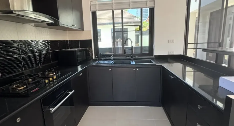 For sale and for rent 4 bedrooms house in Bang Lamung, Chonburi