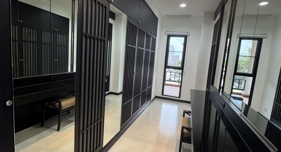For sale and for rent 4 bedrooms house in Bang Lamung, Chonburi