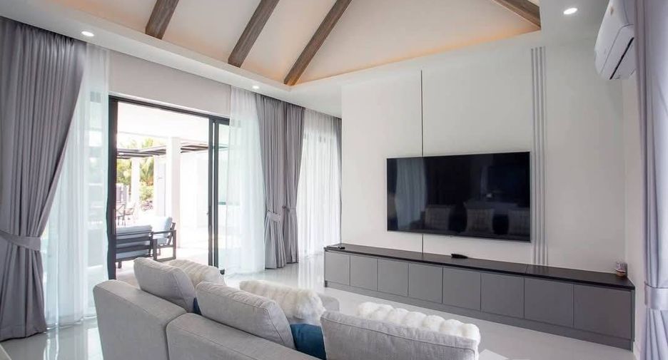 For sale 4 bedrooms villa in Hua Hin, Prachuap Khiri Khan