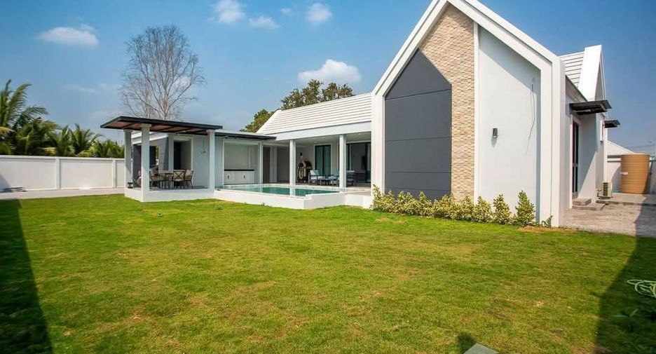 For sale 4 bedrooms villa in Hua Hin, Prachuap Khiri Khan