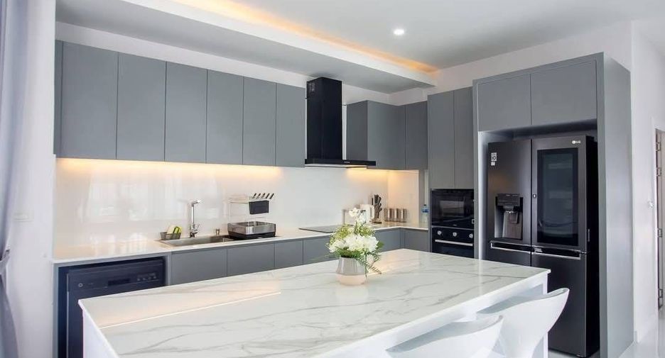 For sale 4 bedrooms villa in Hua Hin, Prachuap Khiri Khan