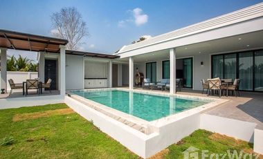 For sale 4 ベッドルーム villa in Hua Hin, Prachuap Khiri Khan
