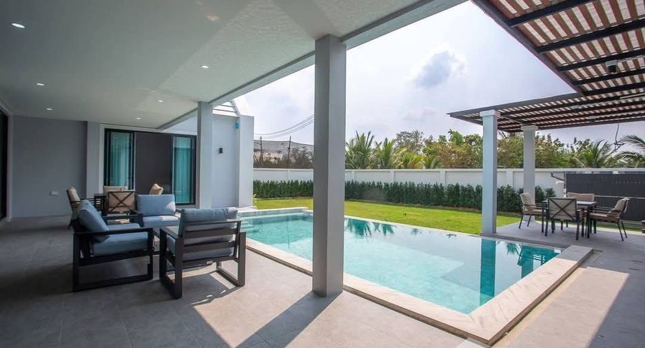 For sale 4 bedrooms villa in Hua Hin, Prachuap Khiri Khan