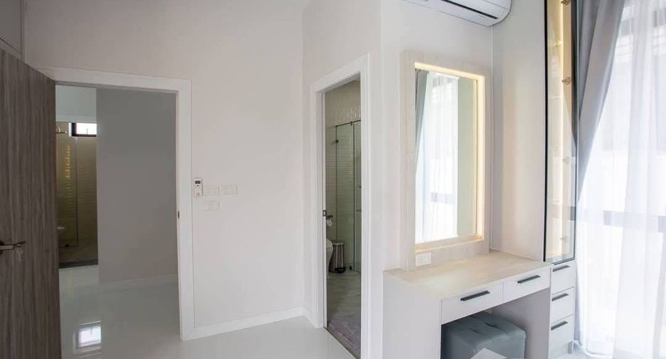 For sale 4 bedrooms villa in Hua Hin, Prachuap Khiri Khan